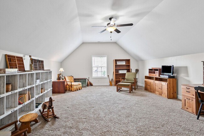 Building Photo - 1141 Old Duke Dr