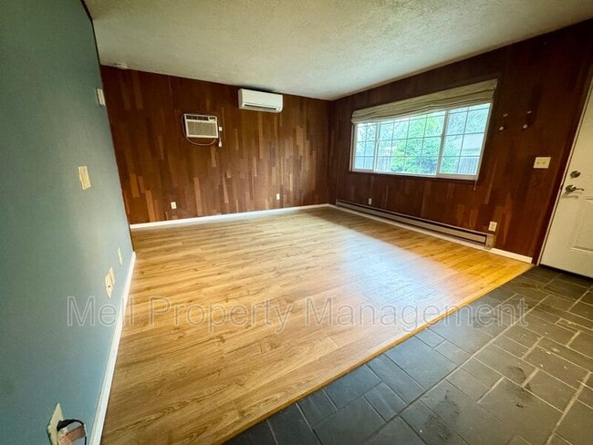 Building Photo - 10 Campfire Ct