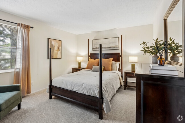 Interior Photo - Oak Brook Gardens
