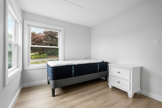 Building Photo - Newly renovated Winter Rental between Long Beach and Good Harbor!