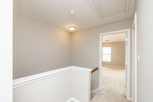 Building Photo - Well-maintained townhouse in Richmond