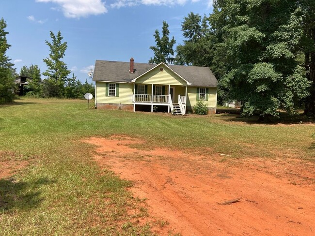 3 bedroom/ 2 bath house on 1 acre. - 477 Stanton Grove Rd