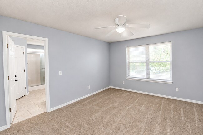 Building Photo - SW Pensacola Creek-Front Home with Screened Porch!