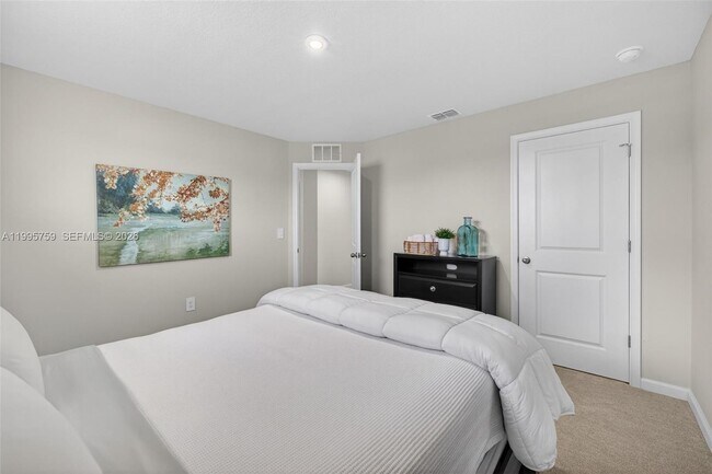 Building Photo - 220 Raspberry Rd