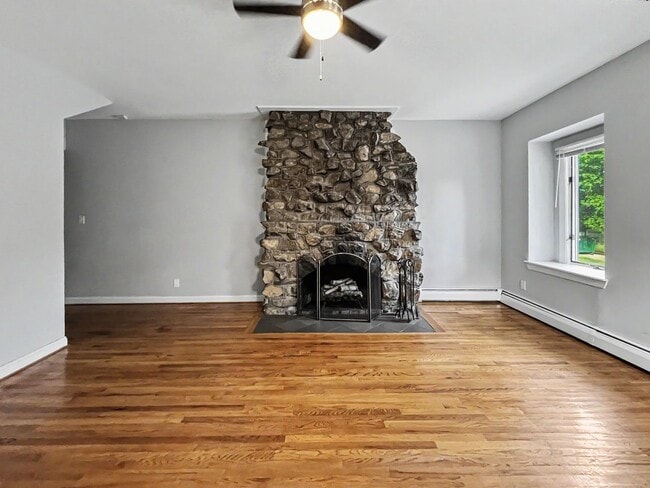 Interior Photo - 114 Walnut Avenue