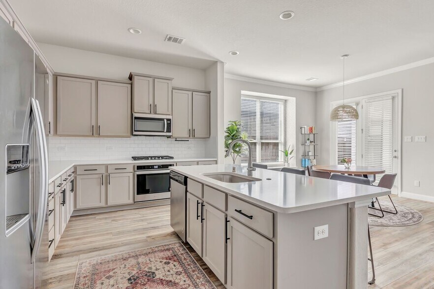 Building Photo - 15431 Kirkdell Bend Dr