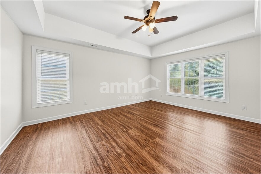 Building Photo - 4030 Belle Meade Cir