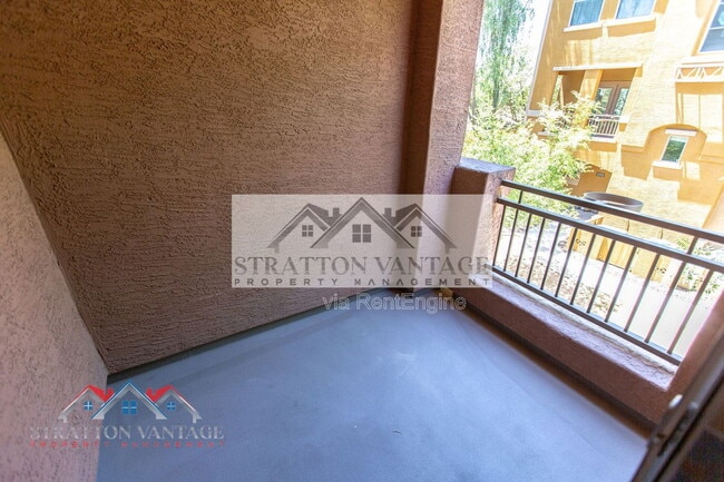 Building Photo - 900 S 94th St