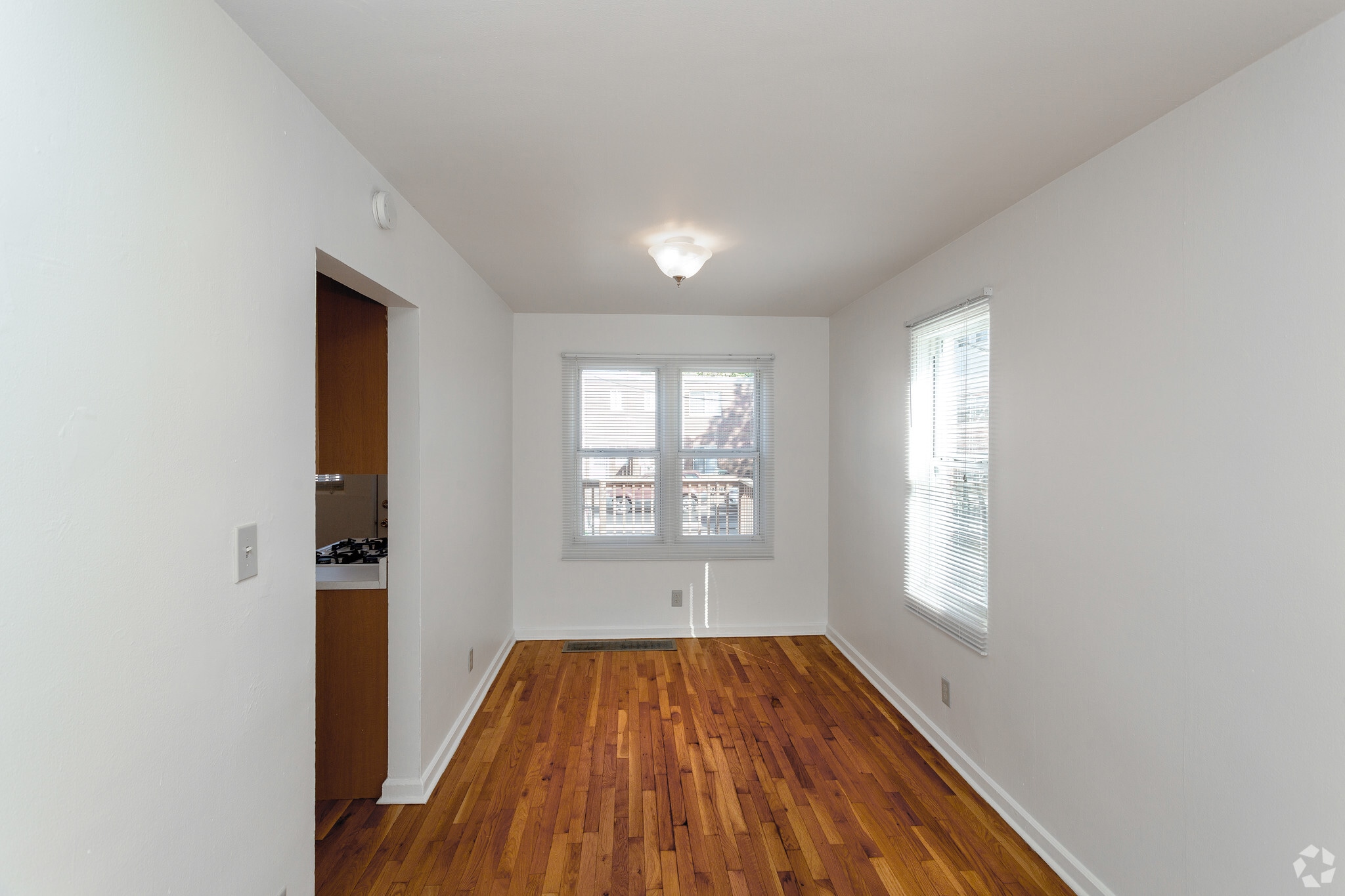 2BR, 1BA - 900 SF - Broad Ripple Apartments