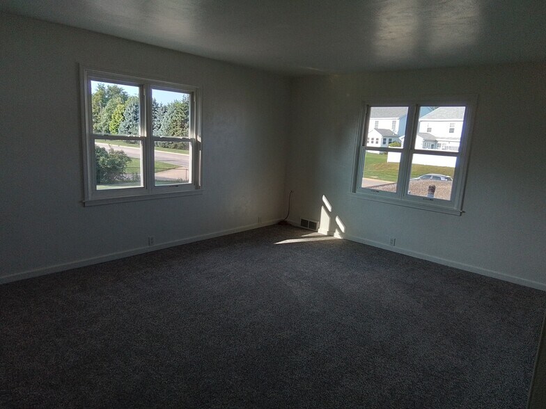 Building Photo - 1205 Morrissey Dr