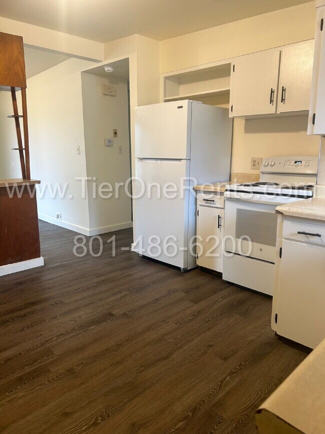 Building Photo - NO DEPOSIT option available for qualified ...