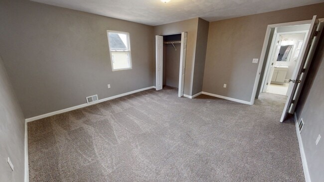 Building Photo - Renovated 2 Bed /1 Bath Single Family Home...