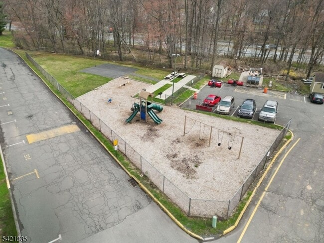 Building Photo - 401 US-22