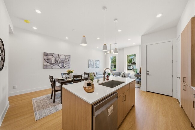 Building Photo - 6514 Luce St