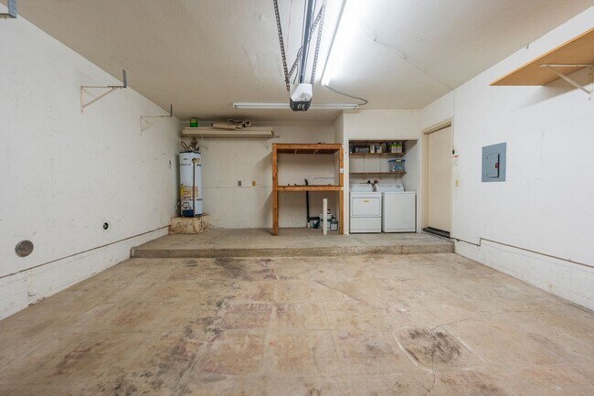 Building Photo - 1218 Portola Ave