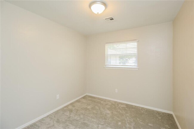 Building Photo - 1153 Elmhurst St