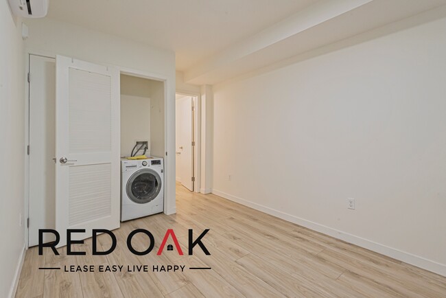 Building Photo - Beautiful One Bedroom with Recessed Lighti...