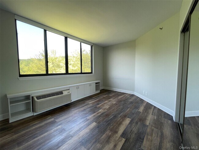 Building Photo - 50 E Hartsdale Ave