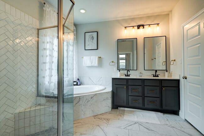 Building Photo - 6206 Glenwick Park Rd