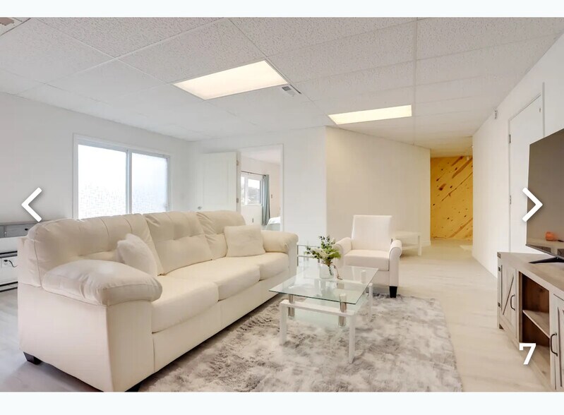 Building Photo - 410 S 36th Ave