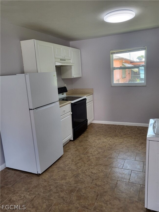 Building Photo - 1916 High St