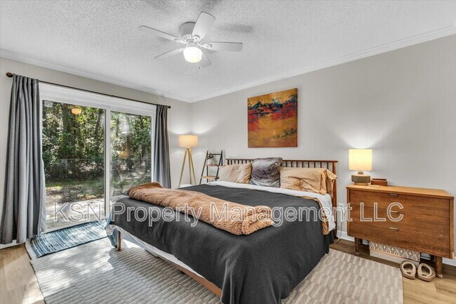 Building Photo - 7317 Leghorn St