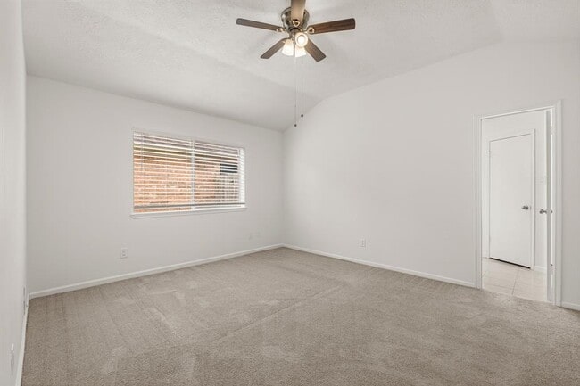 Building Photo - 7019 Yardley Dr