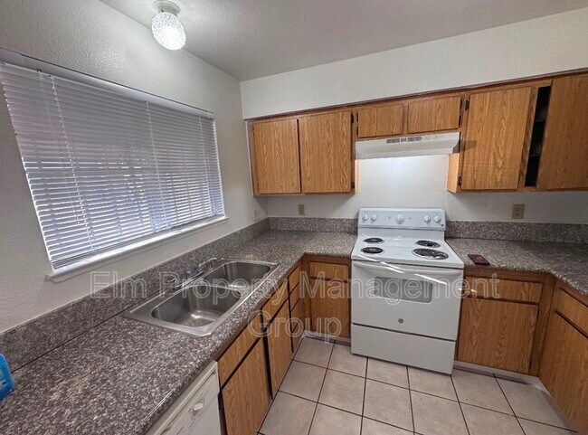 Building Photo - 3411 Civic Center Dr
