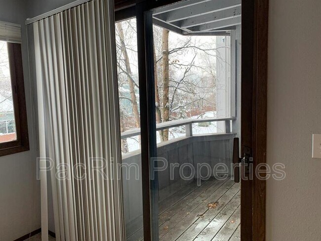 Building Photo - 1670 Eastridge Dr