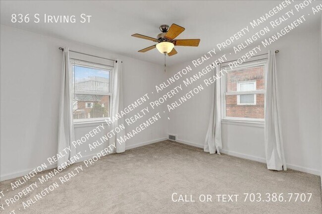 Building Photo - 836 S Irving St