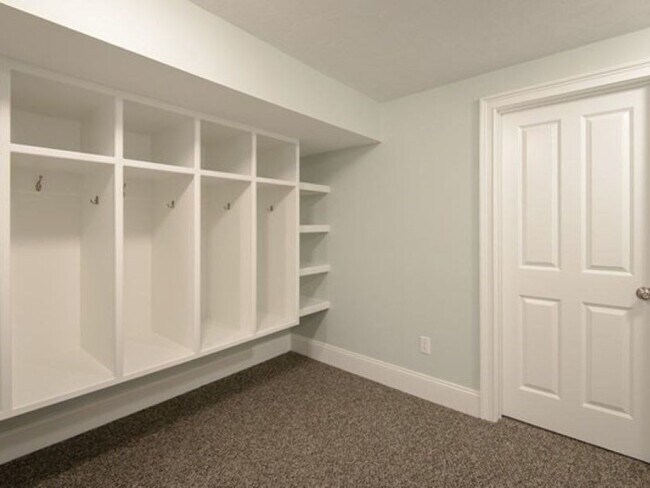 Building Photo - 34 Fieldstone Dr