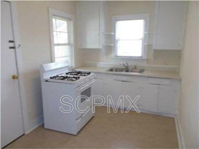 Building Photo - 1920 Calvert St