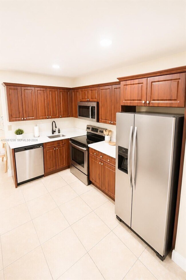 Building Photo - 8381 SW 148th Ave