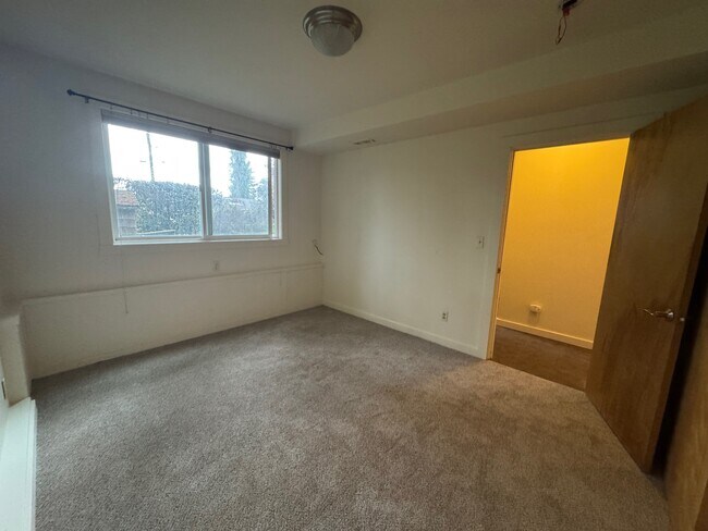 Building Photo - 11022 Palisades Ave SW