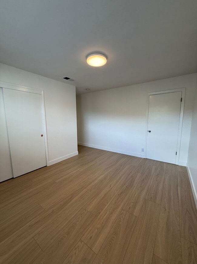 Building Photo - 55-57 Bayo Vista Way