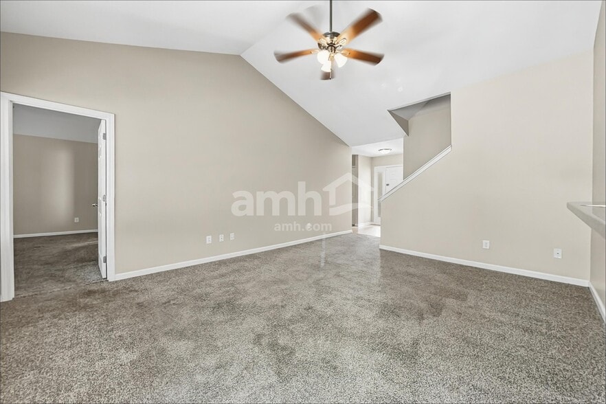Building Photo - 9029 Robins Nest Way