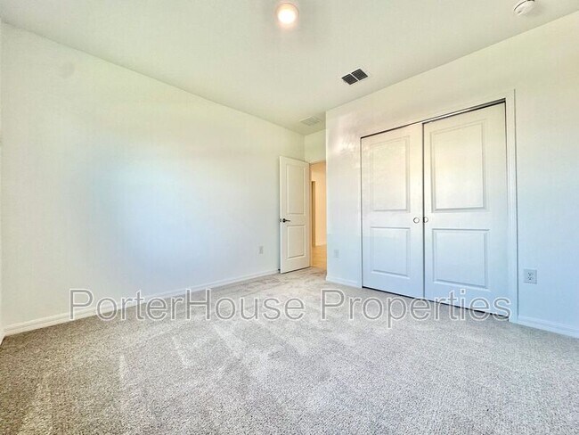 Building Photo - 4847 Sunflower St