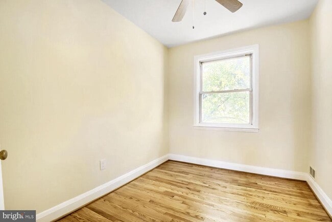 Building Photo - 220 Edgewood St