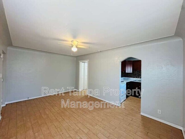 Building Photo - 761 22nd Ave S