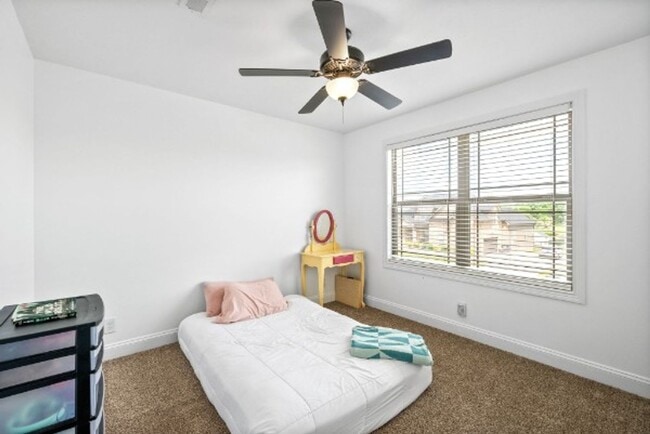 Building Photo - Stunning Home in Wellington Fields Ready f...