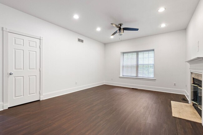 Building Photo - Stylishly Updated 4BR Home in Convenient Bear Location
