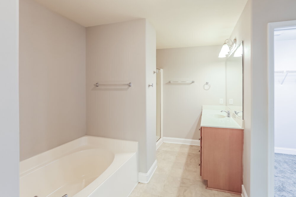 Building Photo - 6246 Silver Chime Way