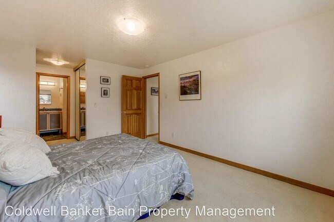 Building Photo - 2 br, 2 bath House - 2625 13th Avenue West...