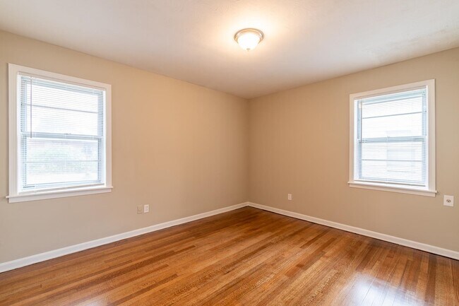 Building Photo - 5121 Ginger Cir