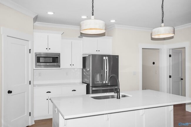 Building Photo - 65 Dylan Rd