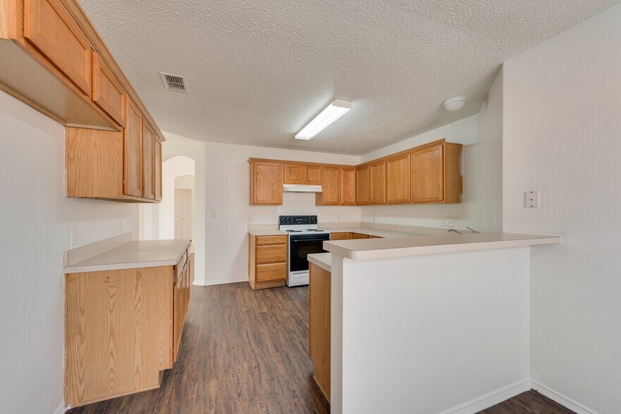 Building Photo - 512 Asbury Dr