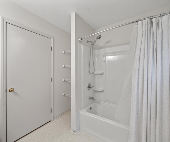 Building Photo - 905 Wildt St