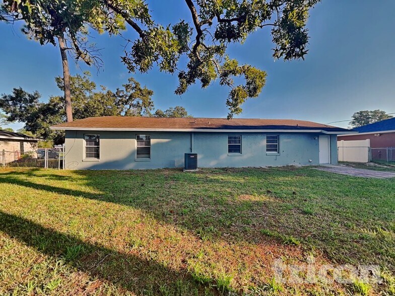 Building Photo - 3181 Clewiston St