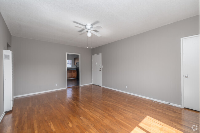 Interior Photo - Student Housing Near Univ Southern California