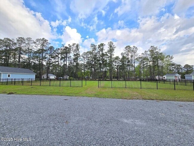 Building Photo - 124 Long Pond Lp